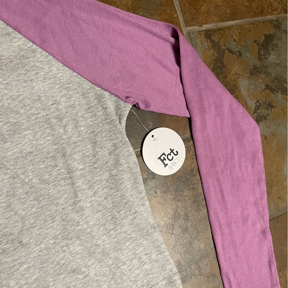 FCT Long Sleeve Ribbed Raglan Top - Picture 3 of 5